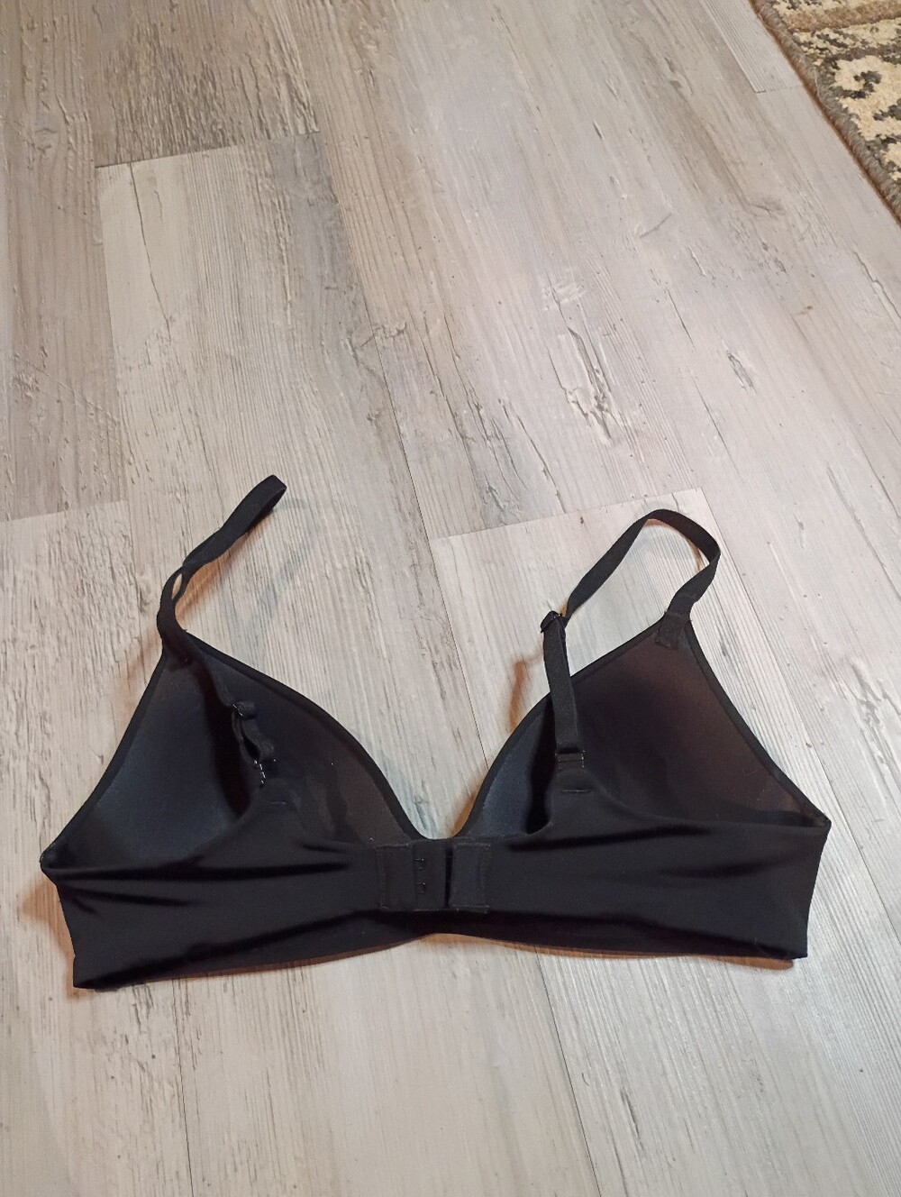 Victoria Secret - Picture 3 of 4